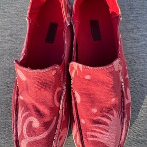 Olukai Nohea style Women’s Vibrant Red/Pink Floral Canvas Slip-On Shoes